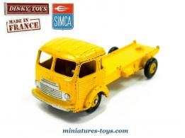 Le camion Simca cargo miroitier miniature de Dinky Toys incomplet au 1/50e