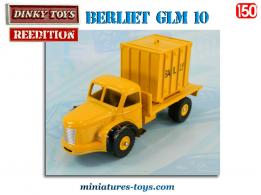 Le camion Berliet GLM 10 plateau container Bailly de Dinky Toys au 1/50e