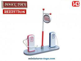 Les deux pompes a essence Esso miniature de Dinky Toys Atlas au 1/43e