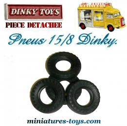 Les 4 pneus Dinky Toys 15/8 noirs et striés pour le HY Citroën Philips de Dinky