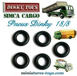 Les 5 gros pneus Dinky Toys 18/8 noirs et lisses de les camion Simca cargo Dinky