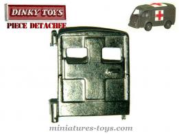 La porte arrière de l'ambulance militaire Renault miniature de Dinky Toys France