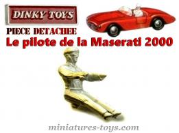 Le pilote en métal de la Maserati 2000 miniature de Dinky Toys au 1/43e