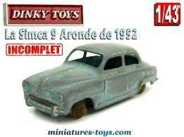 La Simca 9 Aronde berline miniature de Dinky Toys au 1/43e incomplète