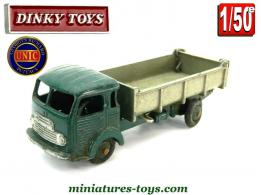 Le camion Simca cargo benne en miniature Dinky Toys au 1/50e