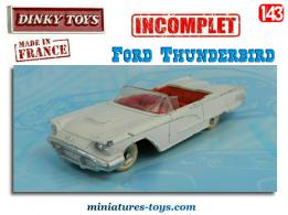La Ford Thunderbird blanche miniature de Dinky Toys au 1/43e incomplète