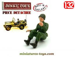 Le chauffeur conducteur militaire pour la Jeep miniature Dinky Toys England