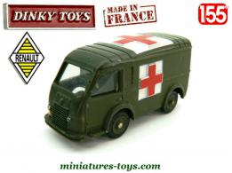 Une ambulance militaire Renault en miniature par Dinky Toys France au 1/55e
