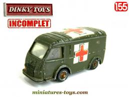 Le Renault Goélette ambulance militaire miniature Dinky Toys au 1/55e incomplet