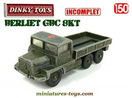 Le Berliet GBC 8KT militaire en miniature de Dinky Toys incomplet au 1/50e