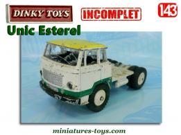 Le tracteur Unic Esterel BP en miniature de Dinky Toys au 1/43e incomplet