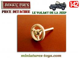 Le volant trois branches pour la Jeep miniature de Dinky Toys France