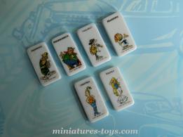 Un ensemble de 8 dominos sur le thème d'Asterix le gaulois