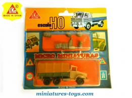Le camion GMC 6x6 M35 Réo bâché miniature au H0 HO de la marque Eko