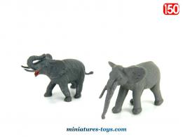 un duo d'éléphants du cirque en miniatures plastique au 1/50e