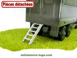 Un escalier 5 marches pour camions miniatures au 1/50e