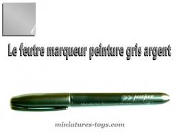 Un feutre marqueur pour peindre ou retoucher le chrome de vos miniatures
