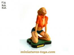 La figurine de la belle pin up Cristina dessinée par Manara et réalisée en résine