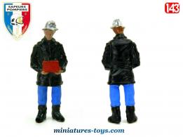La figurine du pompier français en miniature métal au 1/43e