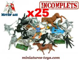25 petits soldats moyenâgeux et chevaliers incomplets en plastique au 1/32e