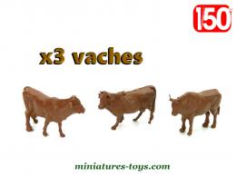 Un lot de 3 vaches en miniatures plastique au 1/50e