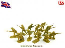 Un lot de 14 soldats anglais WW II issus de moules Matchbox China au 1/32e