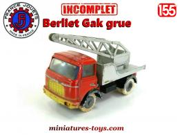 Le camion Berliet Gak porte grue en miniature par France Jouets au 1/55e