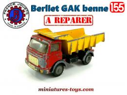 Le camion Berliet GAK benne miniature de France Jouets au 1/55e a réparer