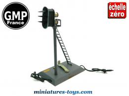 Un signal lumineux de voie ferroviaire à l'échelle 0 par GMP Jouets Scientifiques