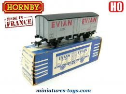Le wagon couvert Evian de la SNCF en miniature par Hornby au HO