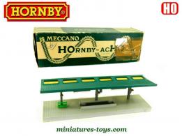 Le quai de gare voyageurs en miniature de Hornby Acho au H0