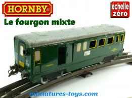 Le fourgon mixte 1er classe en miniature par Hornby à l'échelle zéro 0 O