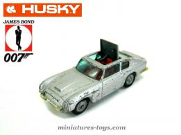 L'Aston Martin DB6 de James Bond en miniature par Husky au 1/66e incomplète