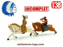 Un lot de 2 cavaliers indiens en figurines plastique au 1/38e incomplets