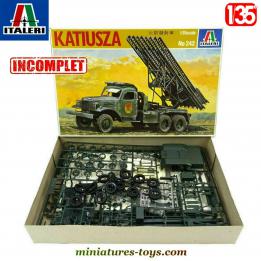 Le kit du camion russe Zis 151 Katioucha BM 13 par Italeri au 1/35e incomplet