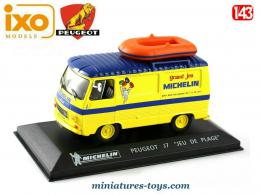 Le Peugeot J7 Jeu de plage Michelin en miniature par Ixo Models au 1/43e