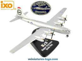 Le bombardier américain B29 Superforteresse Enola gay en miniature au 1/144e