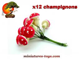 Les champignons rouges du jardin japonais miniature vintage