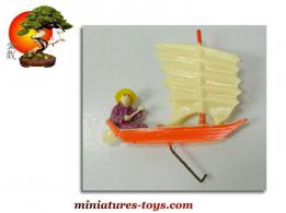 Le sampan et son pécheur vêtu de violet du jardin japonais miniature vintage