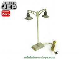 Le lampadaire de quai double en miniature par Jep à l'échelle 0 O