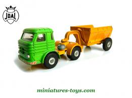 Le camion Pegaso a benne articulée en miniature de Joal au 1/50e