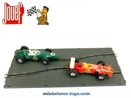 Un tronçon de piste en chicane pour circuit voitures de courses miniatures Jouef