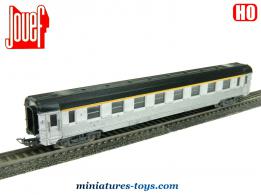La voiture Inox longue 1er classe A8 DEV en miniature de Jouef au H0 H0