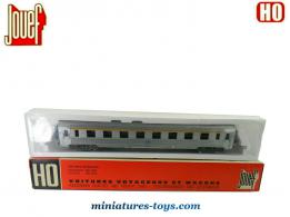 La voiture Inox longue 1er classe A8 DEV en miniature par Jouef au H0 H0