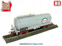 Le wagon citerne Esso a bogies en miniature par Jouef au H0