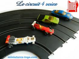 Un ensemble circuit 4 voies et voitures de courses Jouef au 1/43e