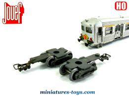 Deux bogies avec roues pour la voiture banlieue Budd miniature de Jouef au HO