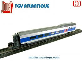 La voiture voyageur du TGV Atlantique en miniature par Jouef au HO H0