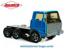 Un gros camion en miniature par Joustra au 1/32e incomplet