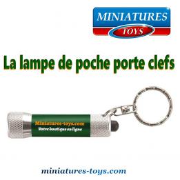 La lampe de poche porte clefs en métal Miniatures-toys.com